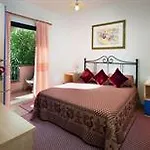 Aparthotel Le Ginestre E Gli Oleandri 3*