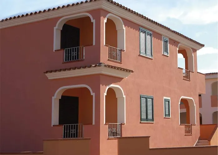 Apartahotel Le Ginestre E Gli Oleandri Cala Liberotto