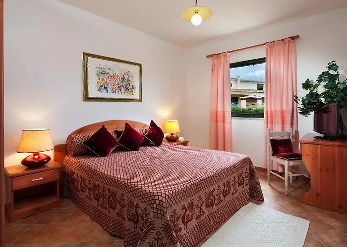 Apartahotel Le Ginestre E Gli Oleandri 3*